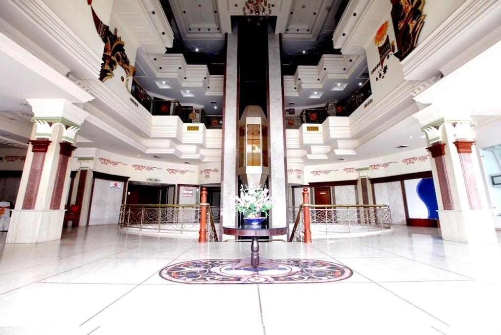 Hotel Kc Cross Road Panchkula Zewnętrze zdjęcie